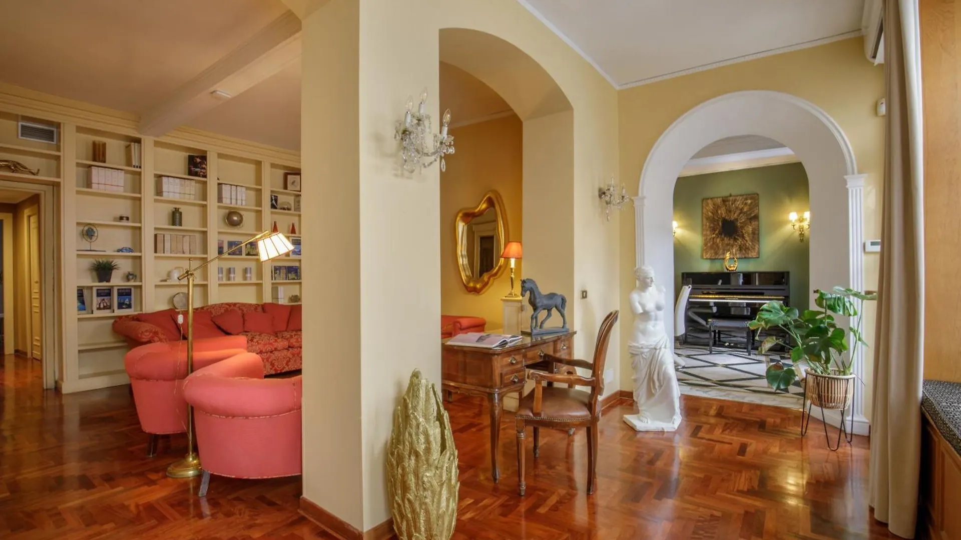Condotti Spanish Steps Ambassador Apartment Rome 0*,  Italy