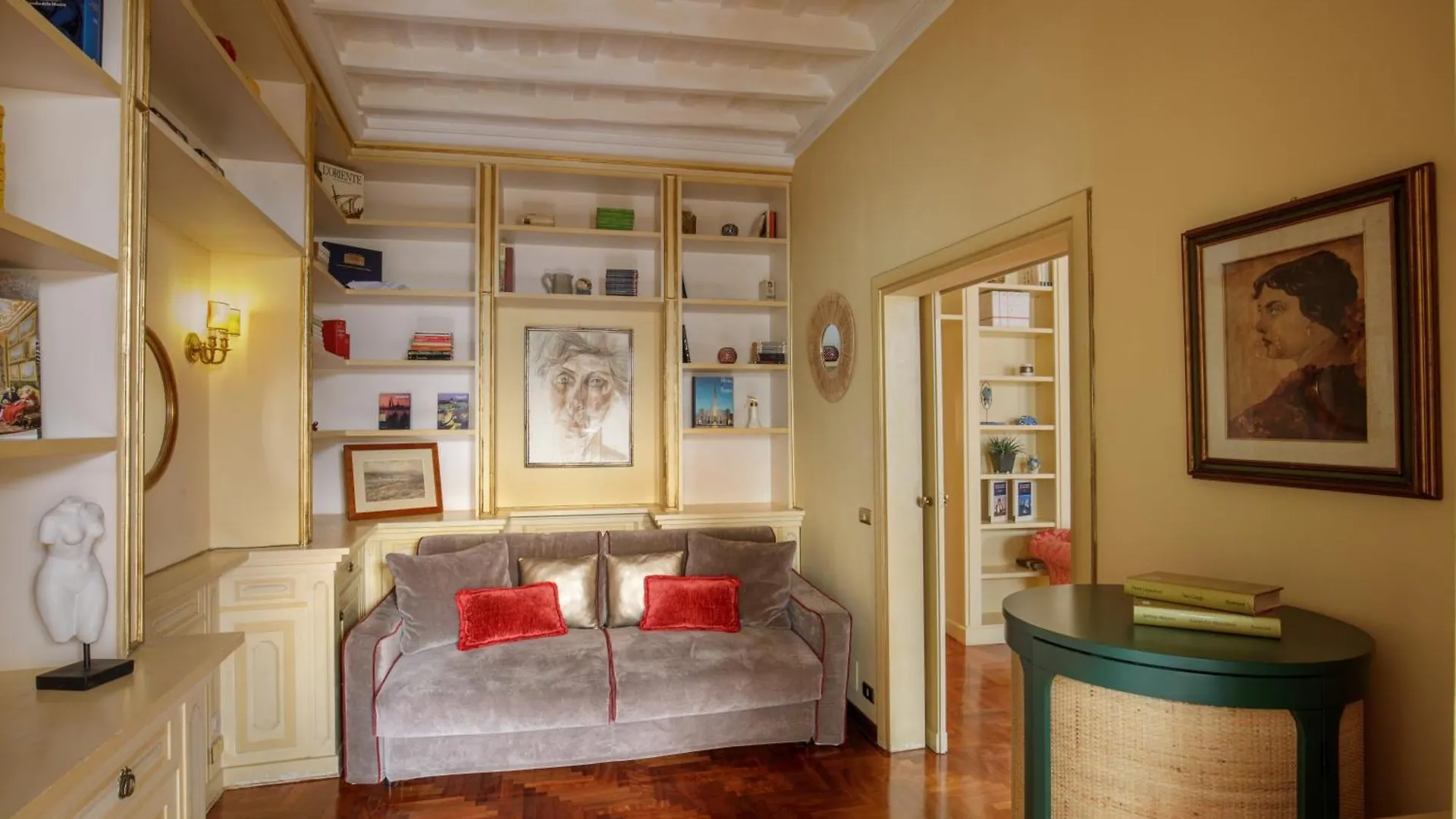 Condotti Spanish Steps Ambassador Apartment Rome
