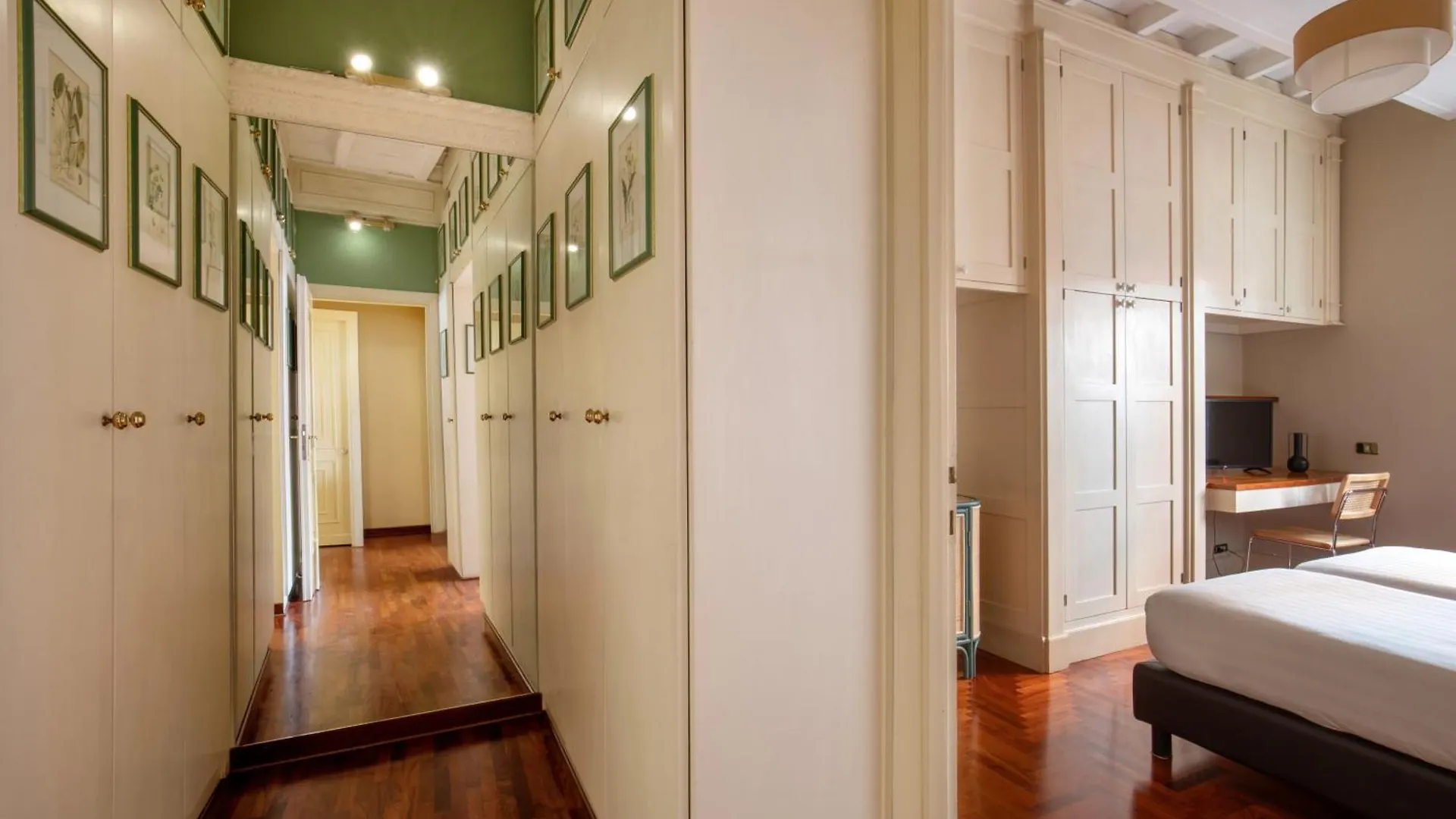 Condotti Spanish Steps Ambassador Apartment Rome