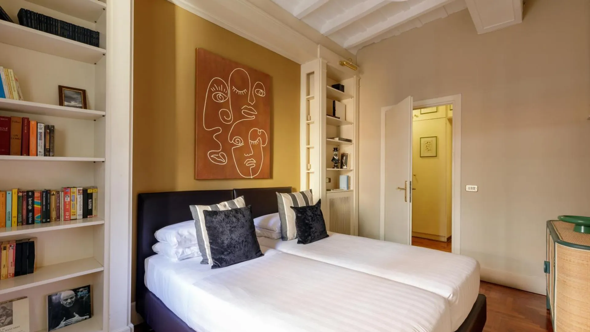 Condotti Spanish Steps Ambassador Apartment Rome