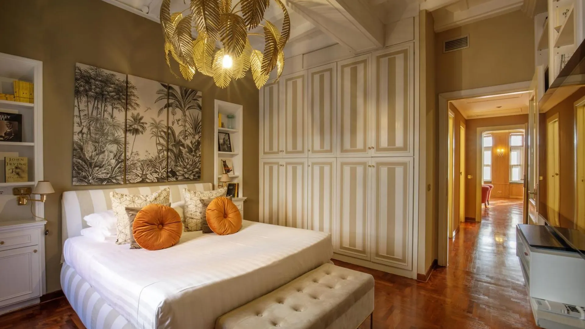 Condotti Spanish Steps Ambassador Apartment Rome Italy