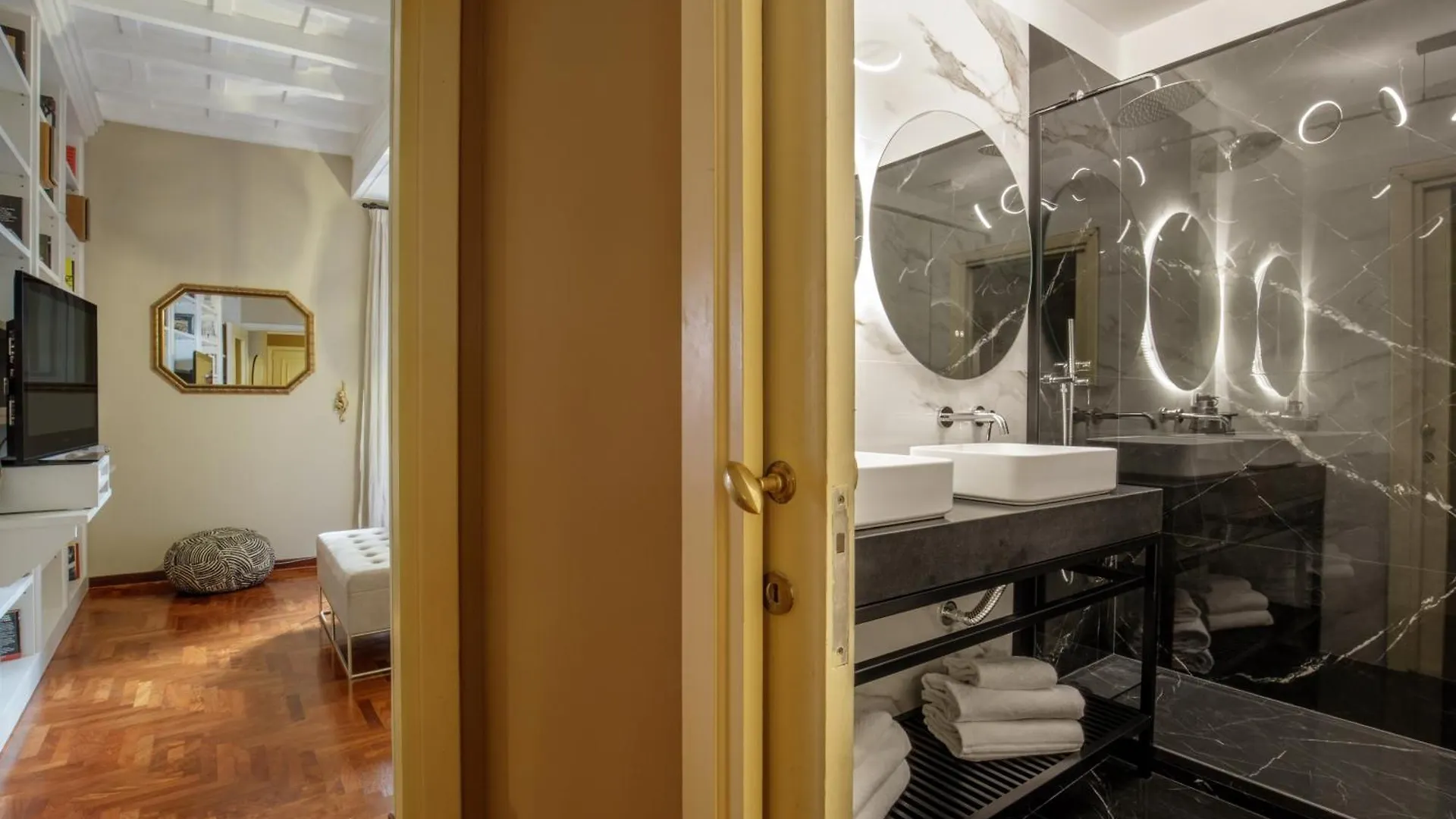Condotti Spanish Steps Ambassador Apartment Rome Italy