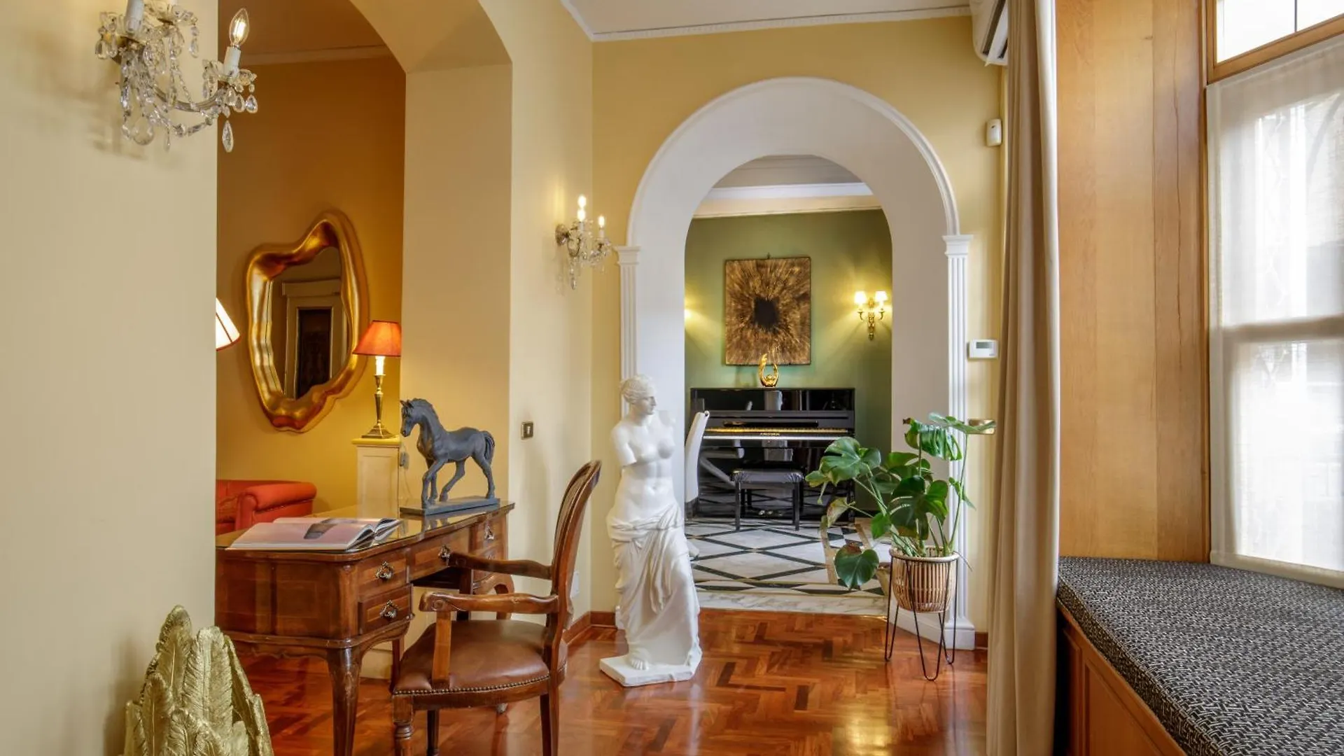 Condotti Spanish Steps Ambassador Apartment Rome