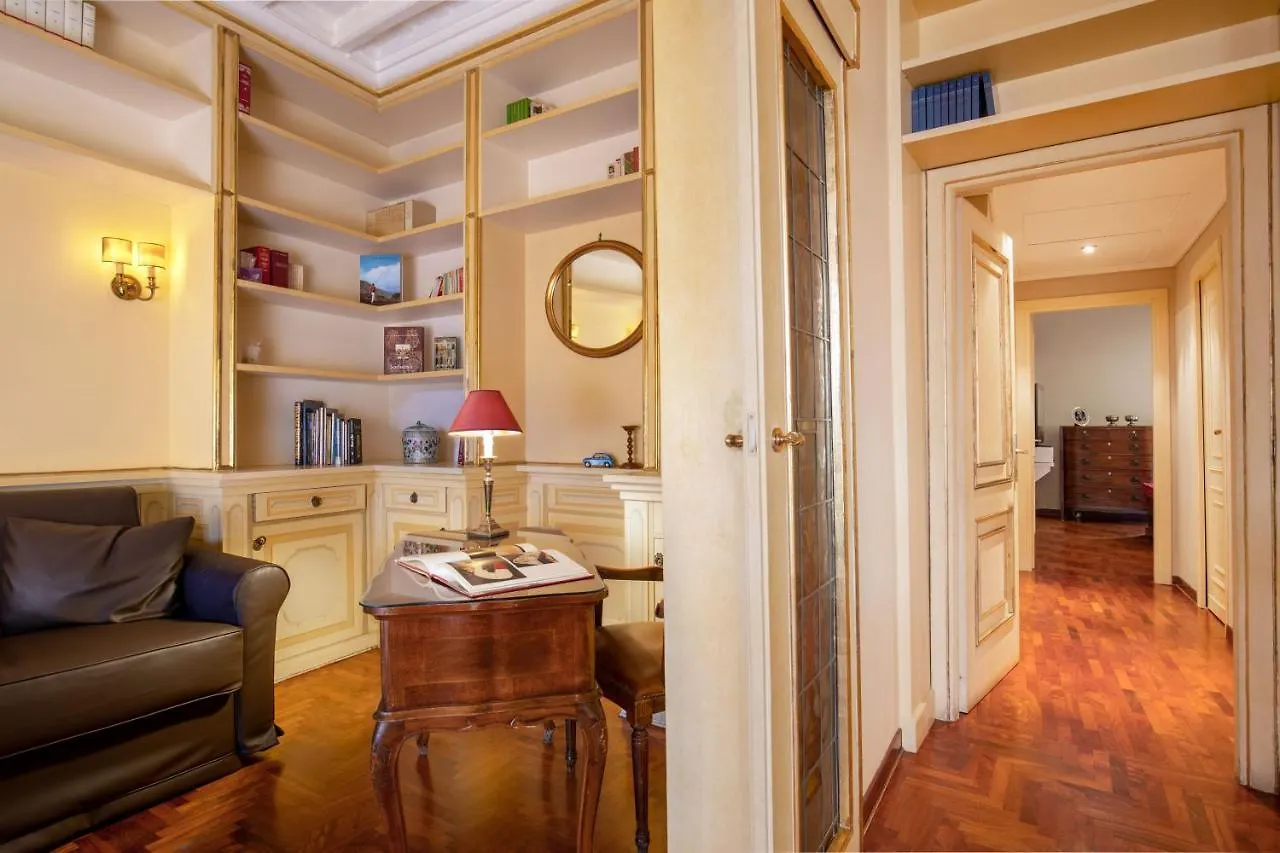 Condotti Spanish Steps Ambassador Apartment Rome