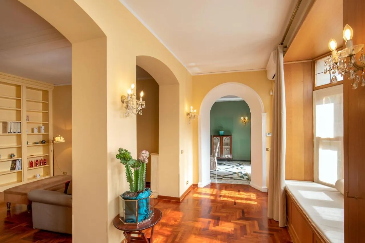Condotti Spanish Steps Ambassador Apartment Rome